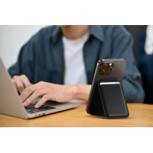 Satechi Vegan-Leather Wallet Stand - portfel i podstawka do iPhone'a z wegańskiej skóry kompatybilny z MagSafe (czarny)
