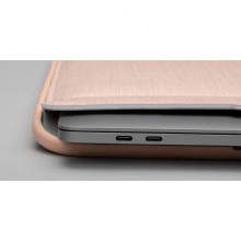 Incase ICON Sleeve with Woolenex - Pokrowiec MacBook Pro 16" (Graphite)